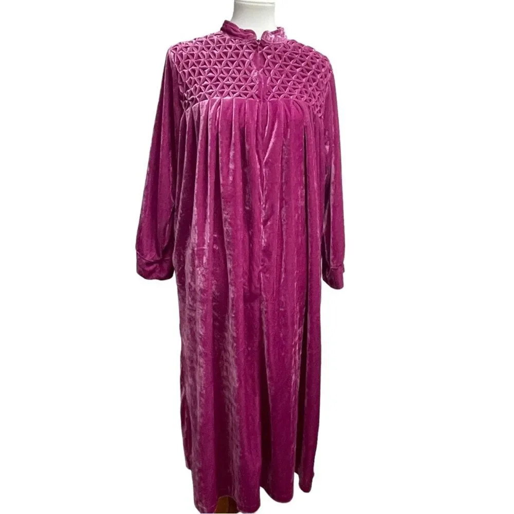Vintage Long Housecoat Robe Nightgown. Only Necessities, sz 18/20 Large. Velour